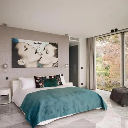 6 Bedrooms With A Heated Swimming Pool Βίλα Αντίμπ