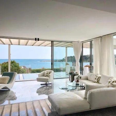 Βίλα 6 Bedrooms With A Heated Swimming Pool Αντίμπ