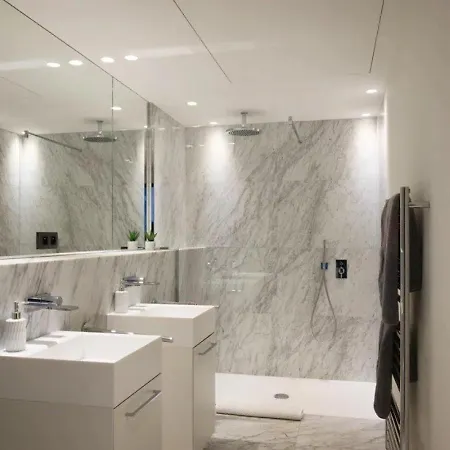 6 Bedrooms With A Heated Swimming Pool Βίλα Αντίμπ