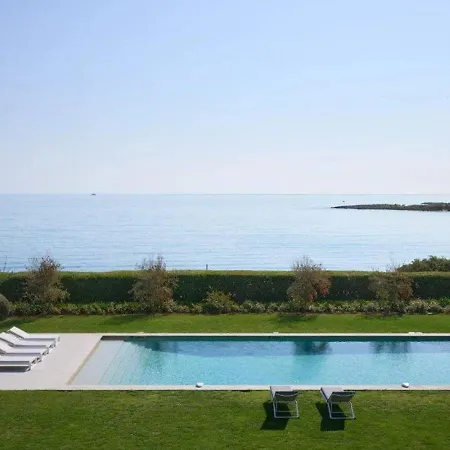 Βίλα 6 Bedrooms With A Heated Swimming Pool *