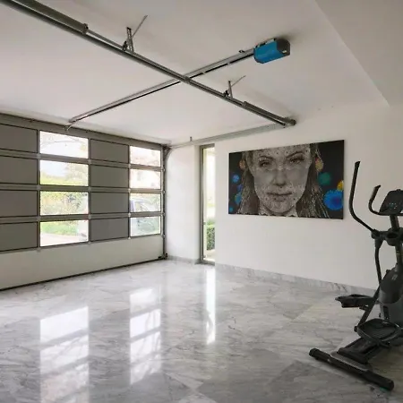 Βίλα 6 Bedrooms With A Heated Swimming Pool Αντίμπ