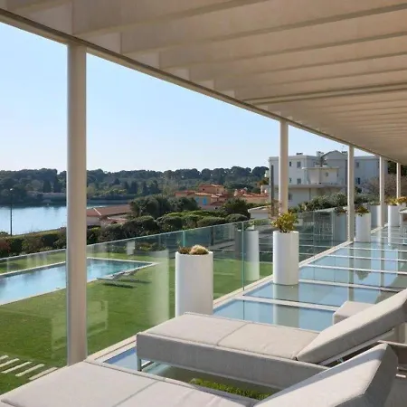 6 Bedrooms With A Heated Swimming Pool Αντίμπ